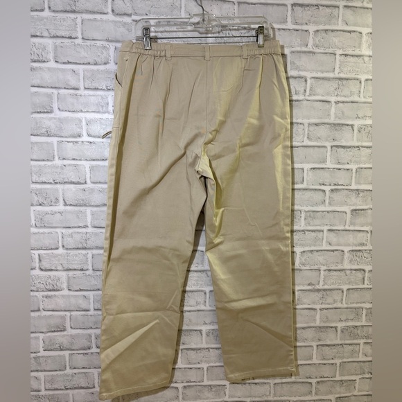 Tradition women’s Classic Tan Cargo Pants, size 14p petite - Picture 7 of 8